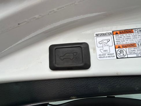 Used 2016 Toyota RAV4 SE AWD/4WD image 17