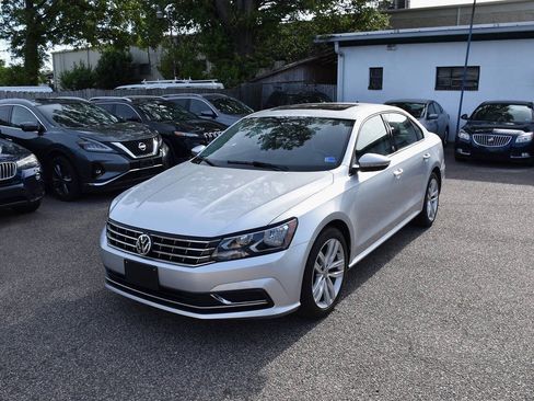 Used 2019 Volkswagen Passat 2.0T Wolfsburg w/ Wheels & Sunroof Package FWD image 1