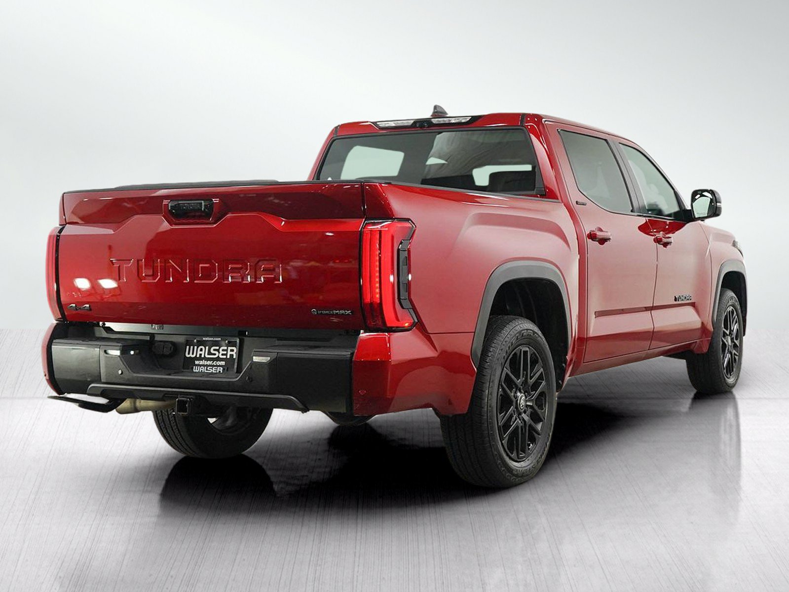 Used 2025 Toyota Tundra Limited AWD/4WD image 5