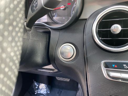 Used 2019 Mercedes-Benz GLC 300 4MATIC w/ Premium Package image 34