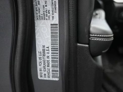 New 2026 Jeep Grand Cherokee L Laredo w/ MOPAR Finishing Package AWD/4WD image 15