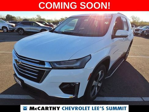 Used 2022 Chevrolet Traverse LT w/ LT Premium Package image 1