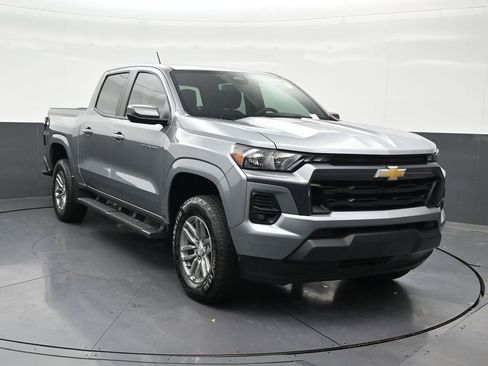 Used 2024 Chevrolet Colorado LT w/ LT Convenience Package RWD image 8