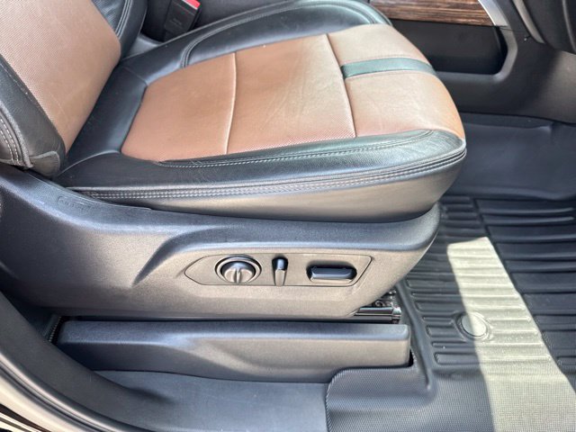 Used 2020 Chevrolet Silverado 2500 High Country w/ Technology Package AWD/4WD image 15