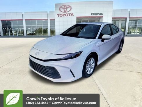 Used 2025 Toyota Camry LE FWD image 11