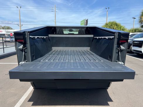 Used 2024 Tesla Cybertruck AWD Crew Cab image 19