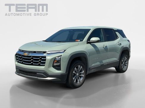 Used 2026 Chevrolet Equinox LT w/ Convenience Package II AWD/4WD image 3