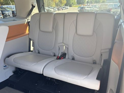 New 2025 Volkswagen ID. Buzz 1st Edition image 12