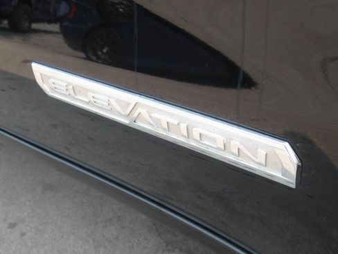 Used 2025 GMC Sierra 1500 Elevation w/ Preferred Package AWD/4WD image 6