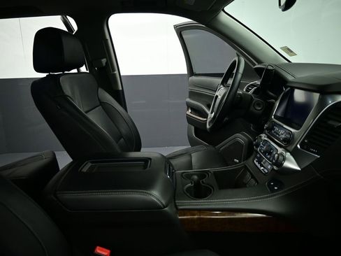 Used 2020 Chevrolet Suburban LT image 33