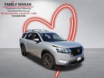 Certified 2022 Nissan Pathfinder SV