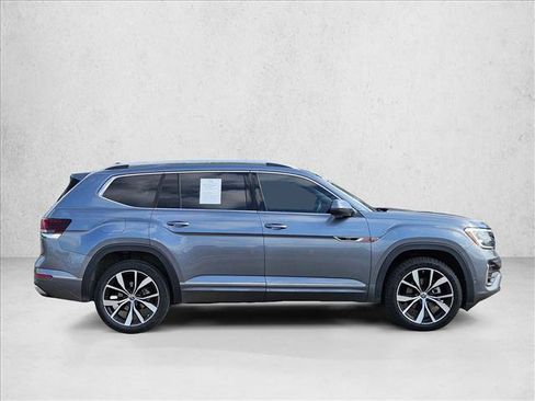 Used 2024 Volkswagen Atlas SEL Premium R-Line AWD/4WD image 4