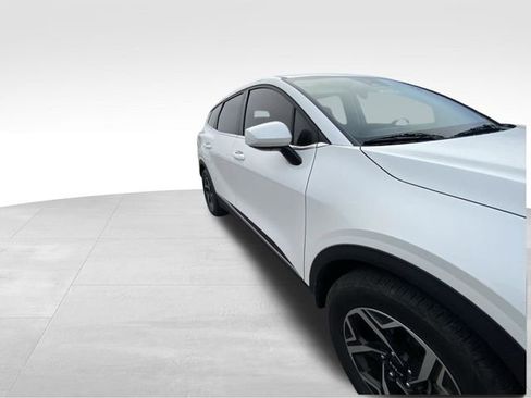 Used 2023 Kia Sportage LX image 13