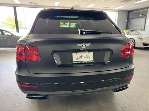 Used 2017 Bentley Bentayga image 4