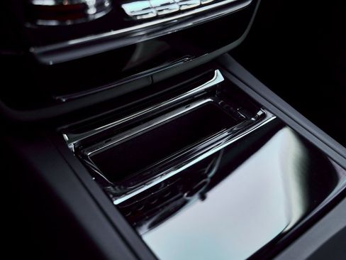 Used 2024 Rolls-Royce Phantom Sedan image 85