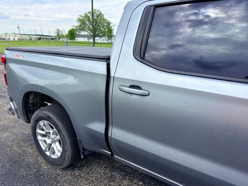 Used 2025 Chevrolet Silverado 1500 LT AWD/4WD image 5