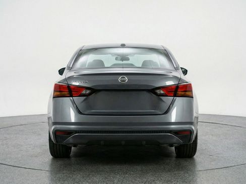 Used 2025 Nissan Altima 2.5 SV FWD image 7