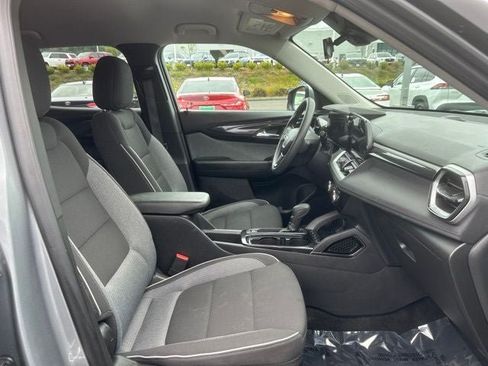 Used 2024 Chevrolet TrailBlazer LT AWD/4WD image 14