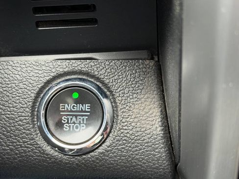 Used 2017 Ford F150 Platinum w/ Equipment Group 701A Luxury AWD/4WD image 20