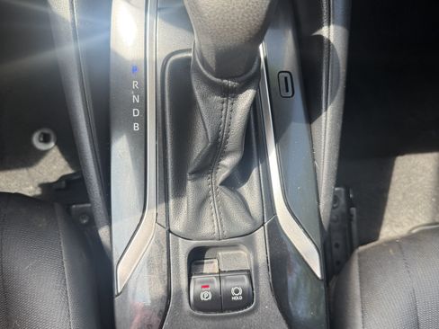 Used 2022 Toyota Corolla LE FWD image 17