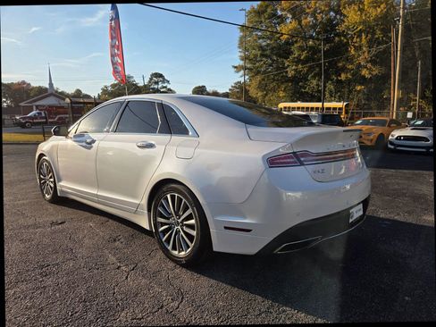 Used 2018 Lincoln MKZ Premiere image 4