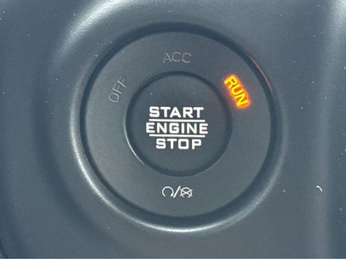 Used 2021 Jeep Wrangler Unlimited Sahara w/ Cold Weather Group image 19