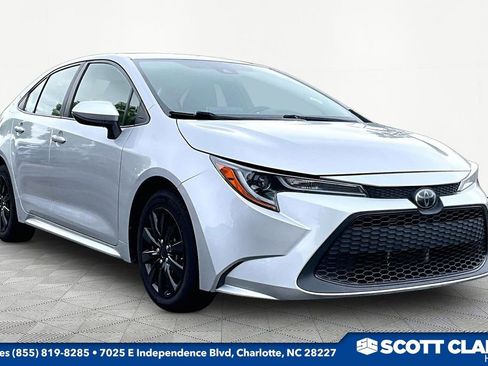 Used 2020 Toyota Corolla LE FWD image 1