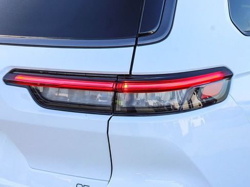 New 2026 Jeep Grand Cherokee L Limited AWD/4WD image 10