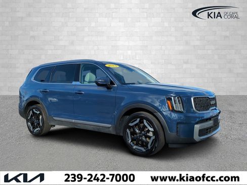 Certified 2023 Kia Telluride EX image 1