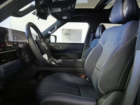 New 2026 INFINITI QX80 4WD image 12