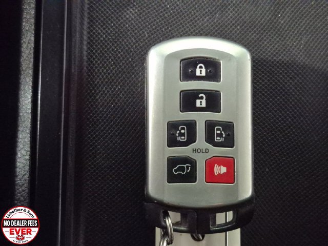 Used 2017 Toyota Sienna SE Premium FWD image 33