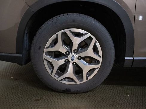 Used 2023 Subaru Forester Premium AWD/4WD image 9