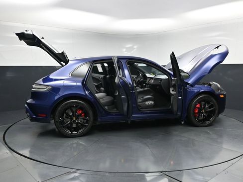 Used 2022 Porsche Macan GTS AWD/4WD image 34