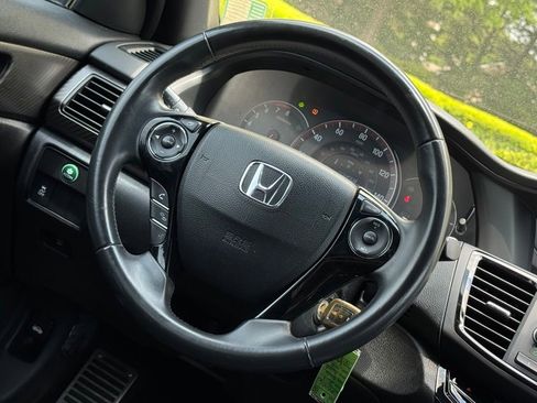Used 2017 Honda Accord Sport image 13