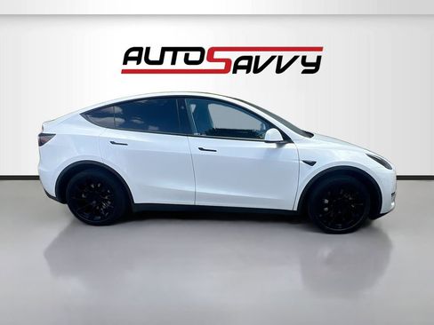 Used 2025 Tesla Model Y Long Range RWD image 8
