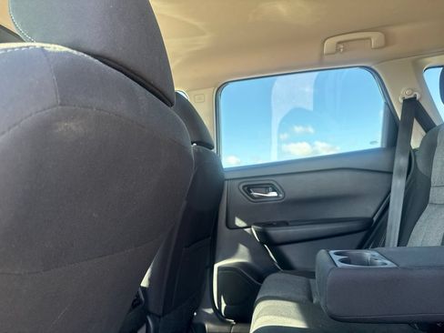Certified 2025 Nissan Rogue SV AWD/4WD image 33