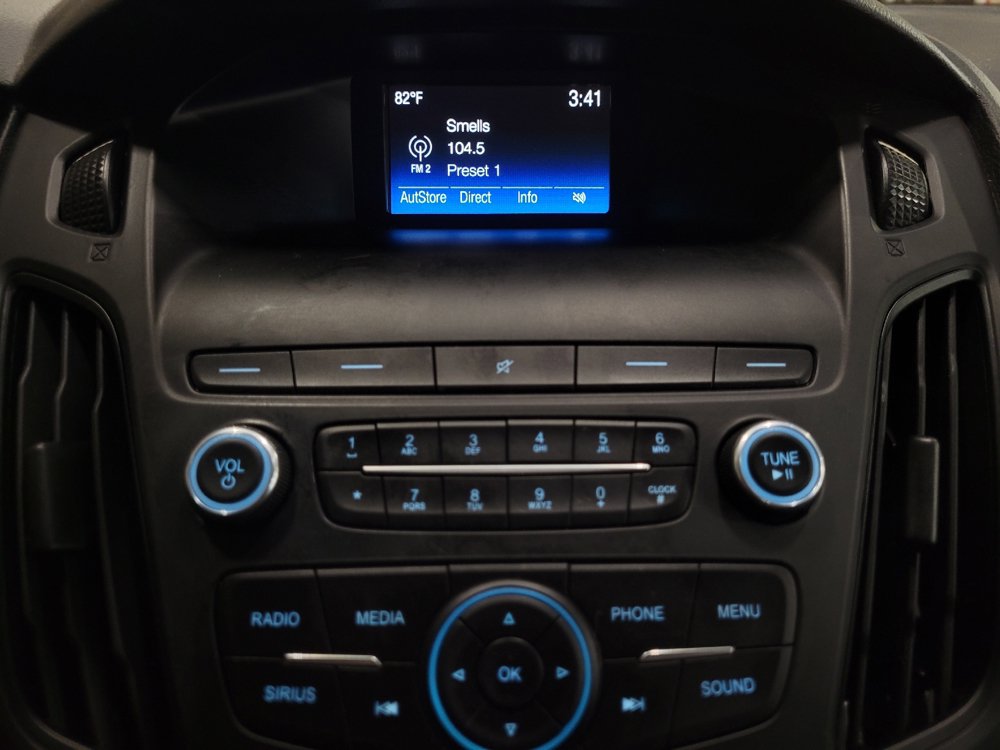 Used 2018 Ford Focus SE FWD image 25