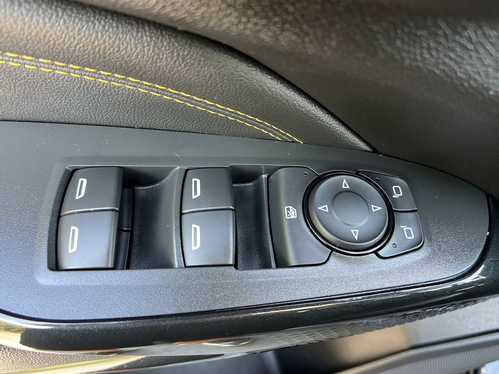 Used 2024 Chevrolet Trax ACTIV w/ Sunroof Package FWD image 12