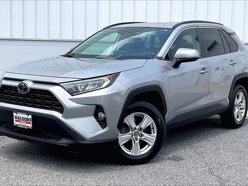 Used 2020 Toyota RAV4 XLE w/ Convenience Package AWD/4WD image 2