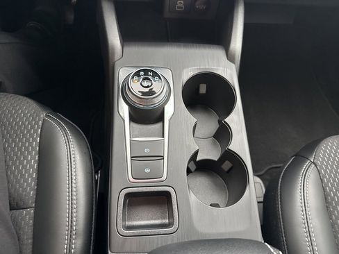 Used 2025 Ford Escape SE image 32