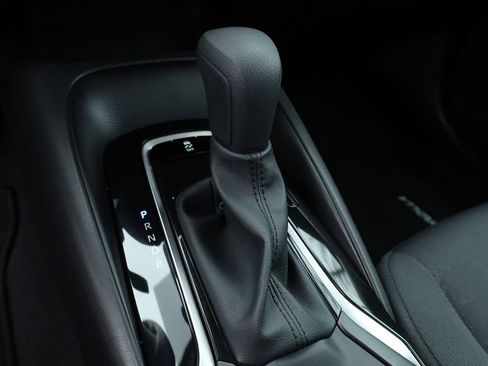 Used 2025 Toyota Corolla LE image 9