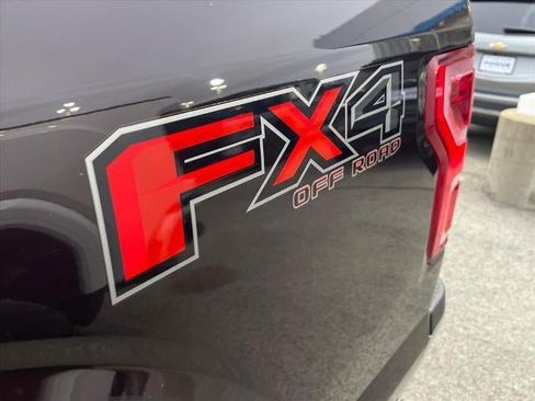 Used 2018 Ford F150 XLT w/ Equipment Group 302A Luxury image 19