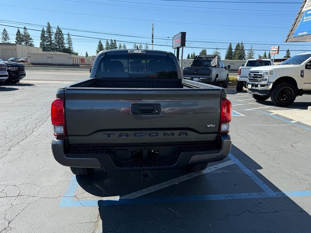 Used 2019 Toyota Tacoma TRD Sport AWD/4WD image 6