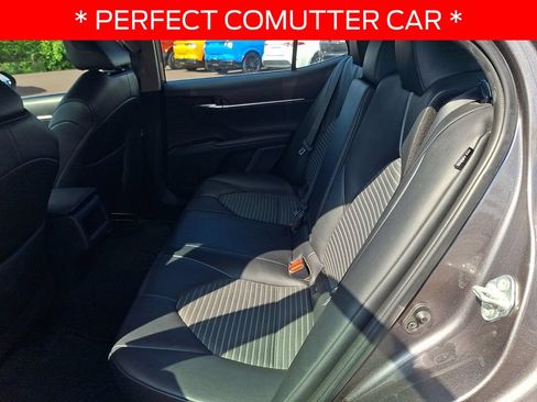 Used 2022 Toyota Camry SE FWD image 10
