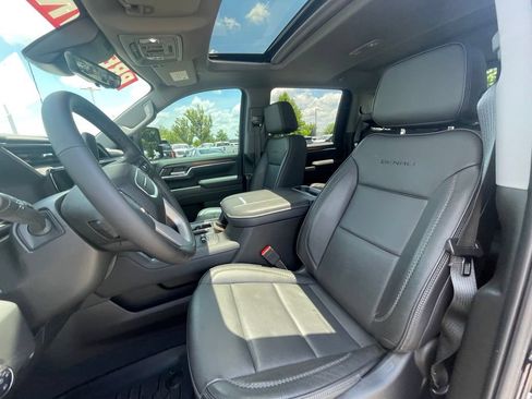 Used 2025 GMC Sierra 2500 Denali w/ Technology Package AWD/4WD image 21