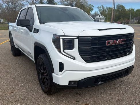 Used 2025 GMC Sierra 1500 Elevation AWD/4WD image 3