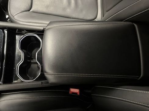 Used 2023 Jeep Grand Cherokee Limited w/ Luxury Tech Group II image 20