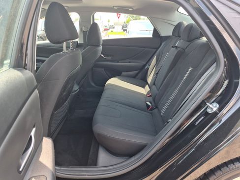 Used 2022 Hyundai Elantra SEL w/ Convenience + Premium Package FWD image 29