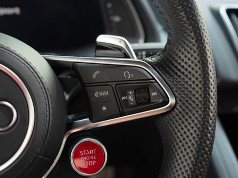 Used 2022 Audi R8 V10 w/ Premium Package RWD image 71