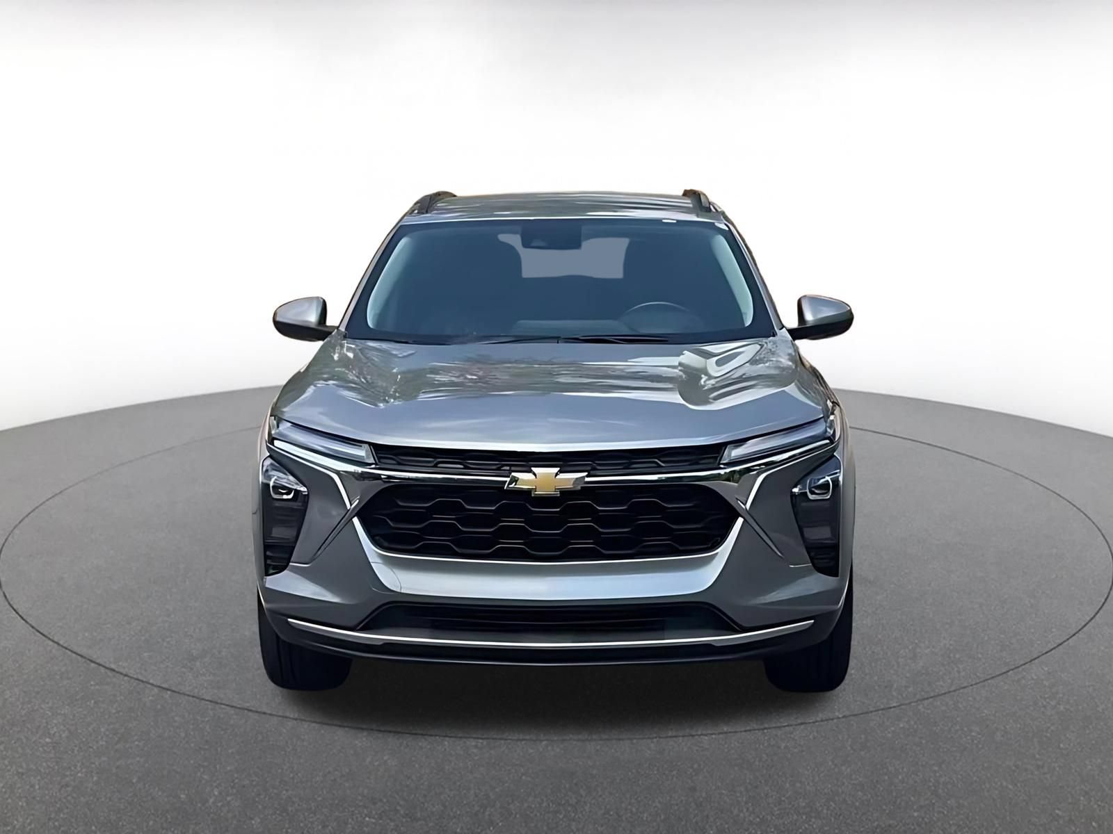 Used 2025 Chevrolet Trax LT w/ LT Convenience Package FWD image 4